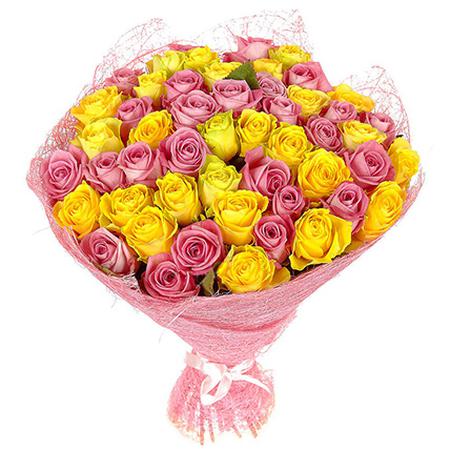 Букет 51 роза: розовая и желтая